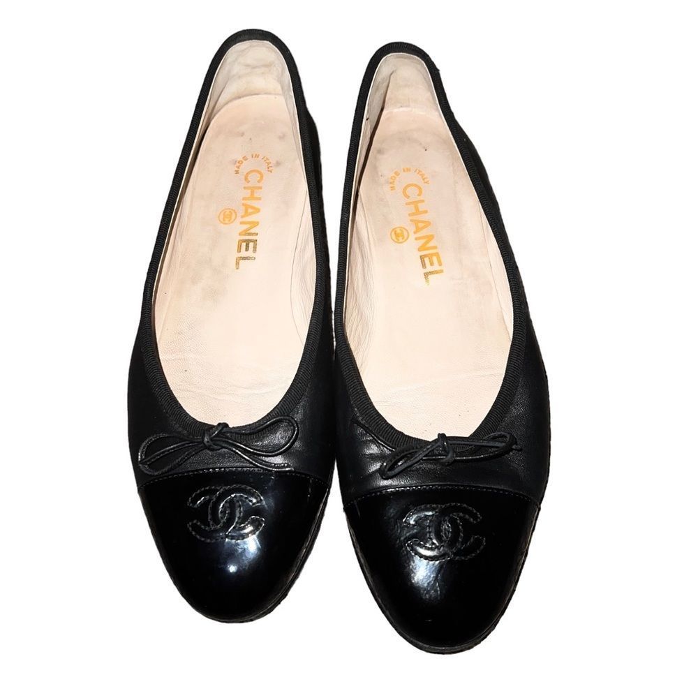 Chanel black leather ballerina flats. Size 38.5 Authentic. Nice. Gorgeous - Picture 3 of 10